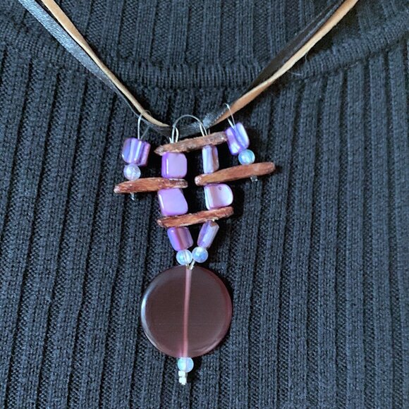CREATION - Short Necklace - Violet pendant - black & brown ribbons - Picture 4 of 7